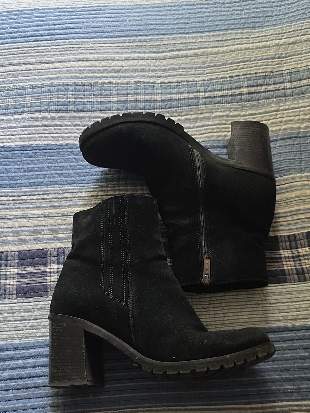 La Canadienne CityDry Black Suede Ankle Boots Lug Sole. Preloved. 9